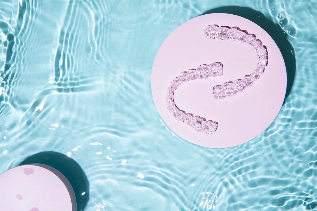 牙齿缝隙大隐形牙套矫正前后对比,牙齿前突隐形牙套矫正的全过程