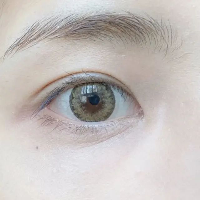 成熟系淡颜妆容御姐妆,清冷厌世风妆容