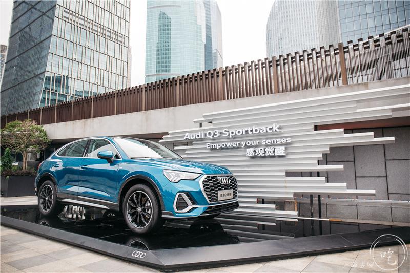 太刚了!这店居然敢开在「中国第一夜店」楼下...