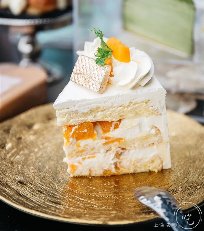 太刚了！这店居然敢开在「中国第一夜店」楼下...