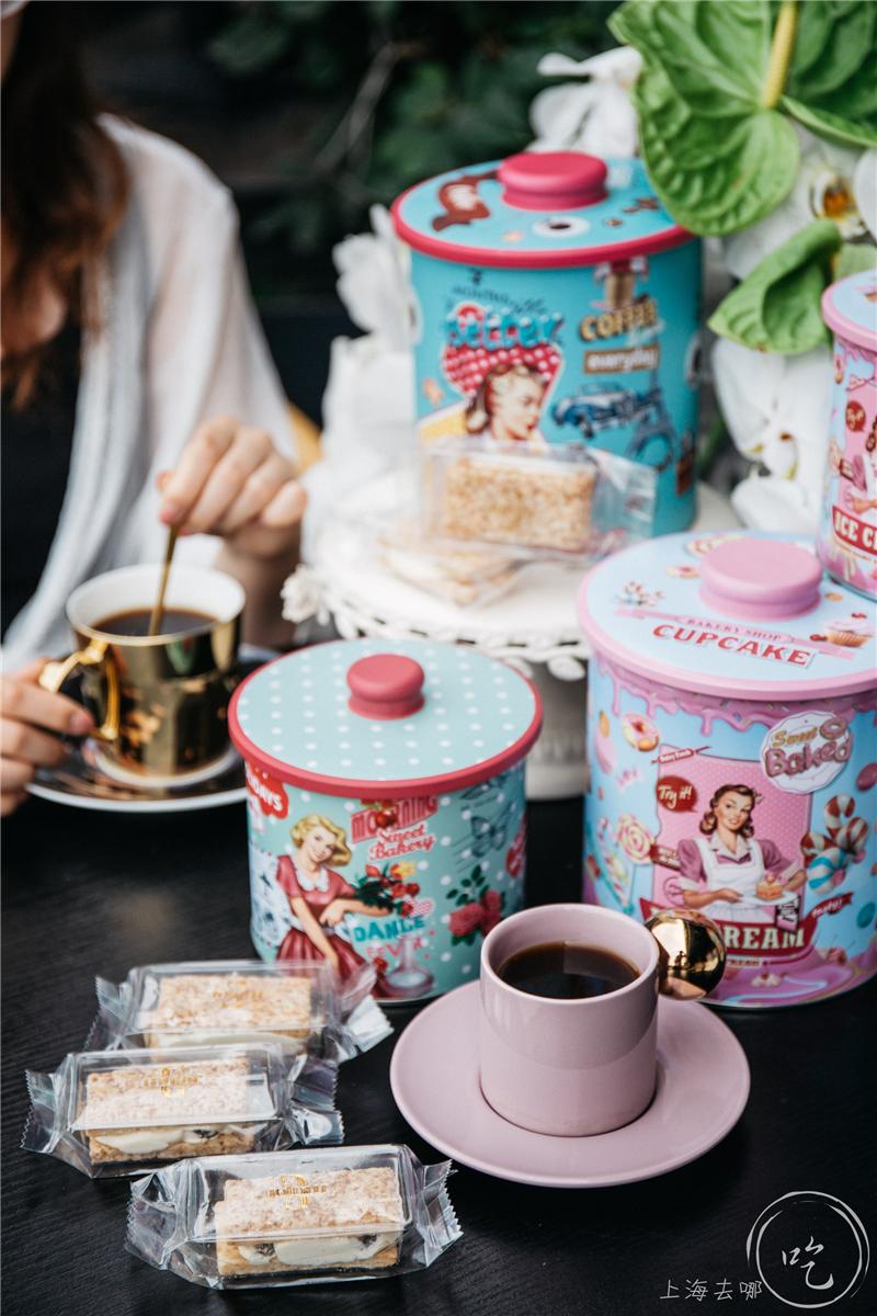 太刚了！这店居然敢开在「中国第一夜店」楼下...