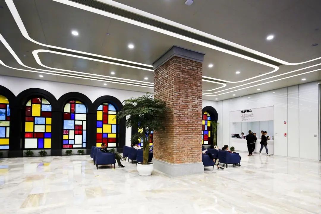 颠覆人心图片,打破女性刻板印象图片素材