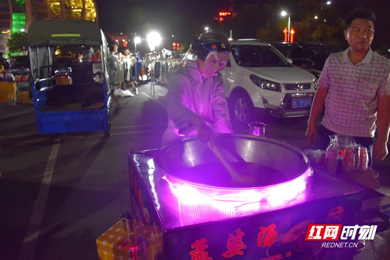 地摊孟婆汤卖的什么饮料,孟婆汤一样效果的地摊创意