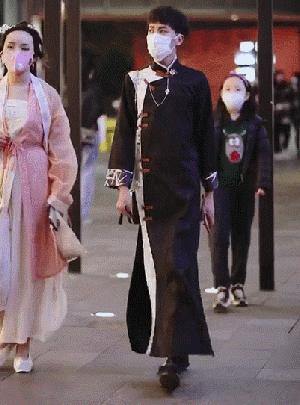 成都太古里街拍出现过哪些网红,成都太古里街拍今日最新潮牌