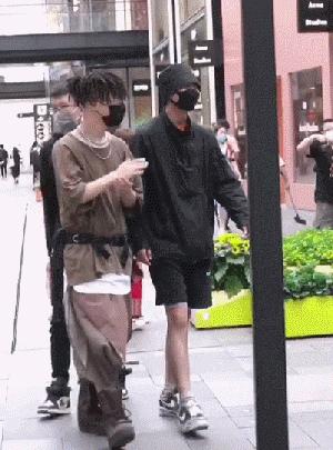 成都太古里街拍出现过哪些网红,成都太古里街拍今日最新潮牌