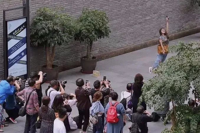 成都太古里街拍出现过哪些网红,成都太古里街拍今日最新潮牌