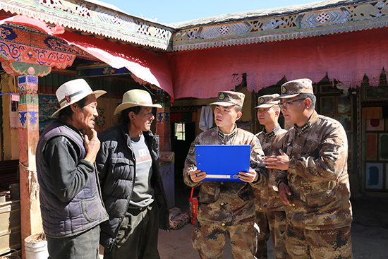 藏族军官扶贫干部,藏族军官扶贫记