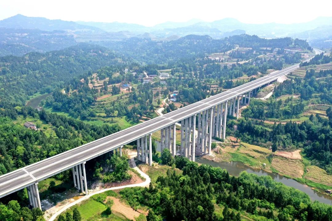 一家大型民营企业的兴衰风雨路,一家民营企业的经历