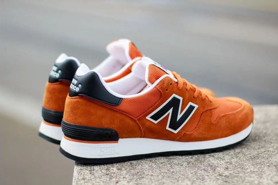 大家都是NewBalance，为啥英产这么“稳”？