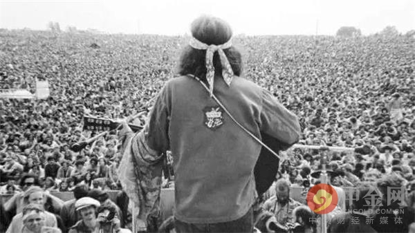 要玩月亮的日本大富商人生如此狂放