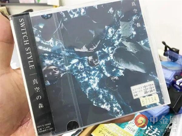 要玩月亮的日本大富商人生如此狂放