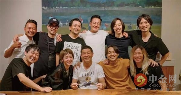 要玩月亮的日本大富商人生如此狂放