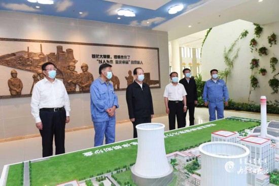 石泰峰：毫不放松抓好草原生态保护让大草原不再遭受创伤永葆美丽容颜