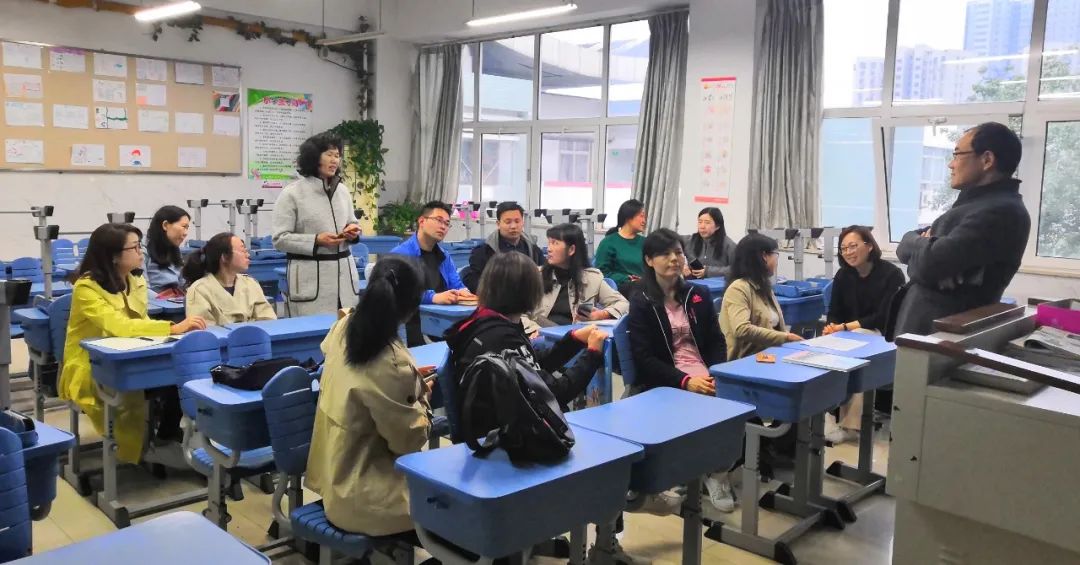 收取“防疫费”、筹钱买空调……家委会风波又起，问题出在哪？