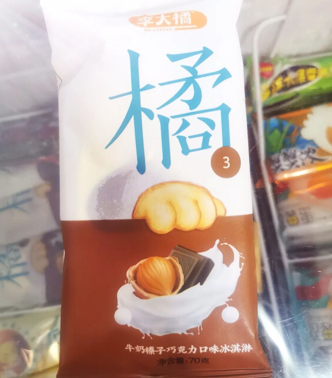 财富生活｜网红雪糕全测评！需要配货的钟薛高值得拥有吗？老牌蒙牛伊利又该何去何从...