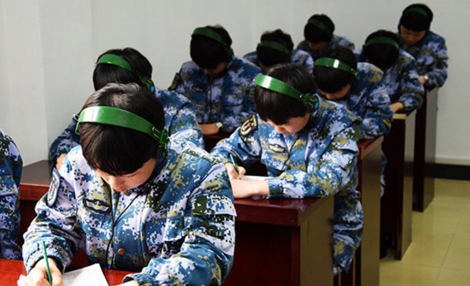 想当女兵上啥学校,想当女兵要什么条件