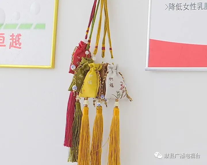 端午送安康公益行,邻里情浓端午送安康主题活动