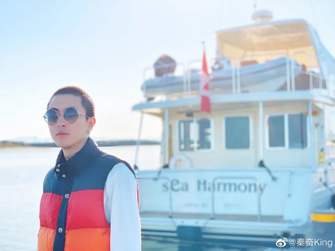 谁把富二代秦奋的车撞坏了,秦奋撞了几台车