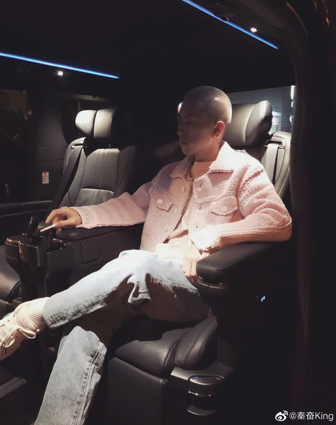 谁把富二代秦奋的车撞坏了,秦奋撞了几台车