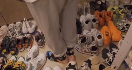 谁把富二代秦奋的车撞坏了,秦奋撞了几台车