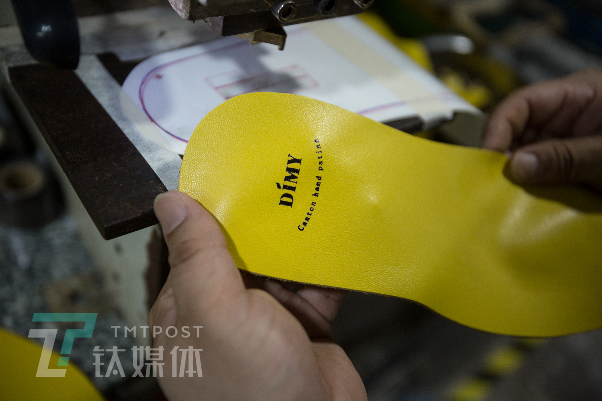 探访珠三角MCN培训课堂:工厂老板学直播卖货,应届毕业生想成李佳琦|钛媒体影像《在线》