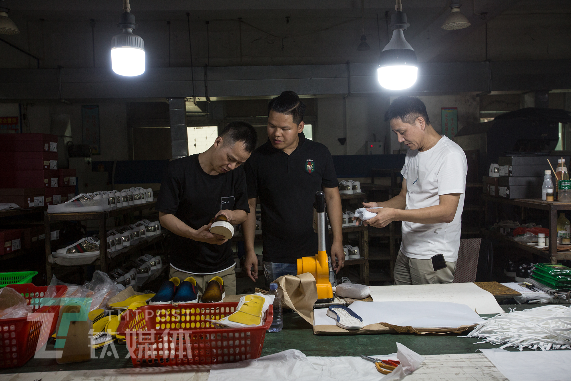 探访珠三角MCN培训课堂:工厂老板学直播卖货,应届毕业生想成李佳琦|钛媒体影像《在线》