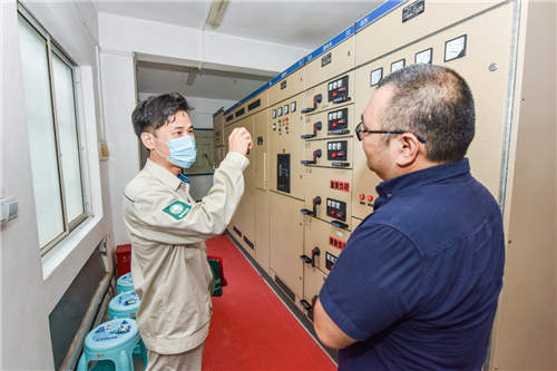 城市高效运转背后上海电力*党**员的24小时