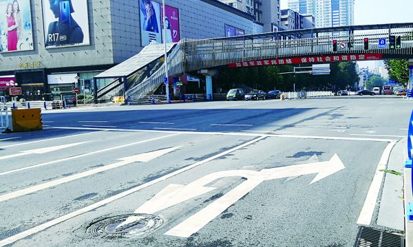 路边网形交通标线,路沿黄黑交通标线图解大全