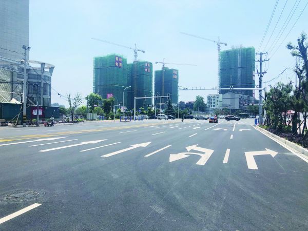 路边网形交通标线,路沿黄黑交通标线图解大全