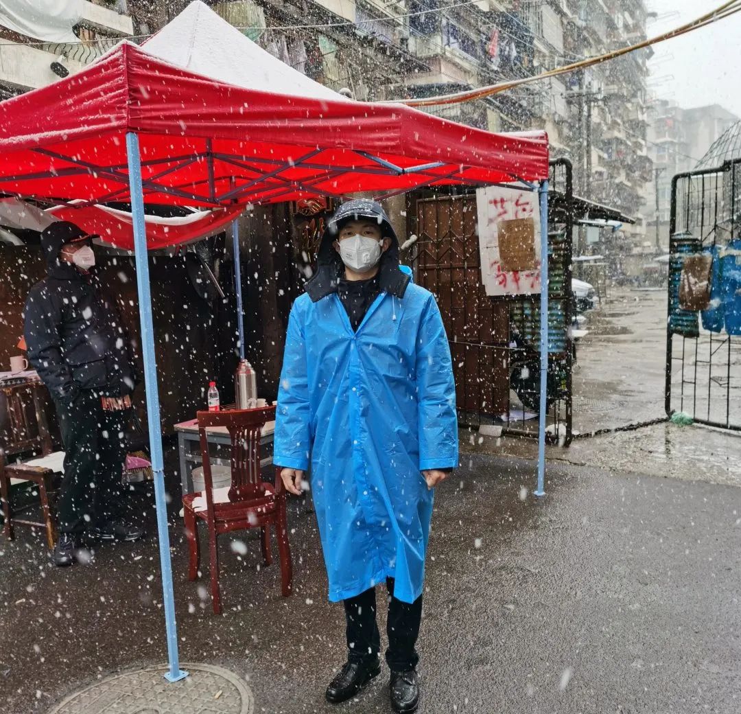 编委读报丨“七一”走近基层*党**支部和一线*党**员；船舶空气消毒净化样机装船测试；天津至无锡开通定期货运航线……