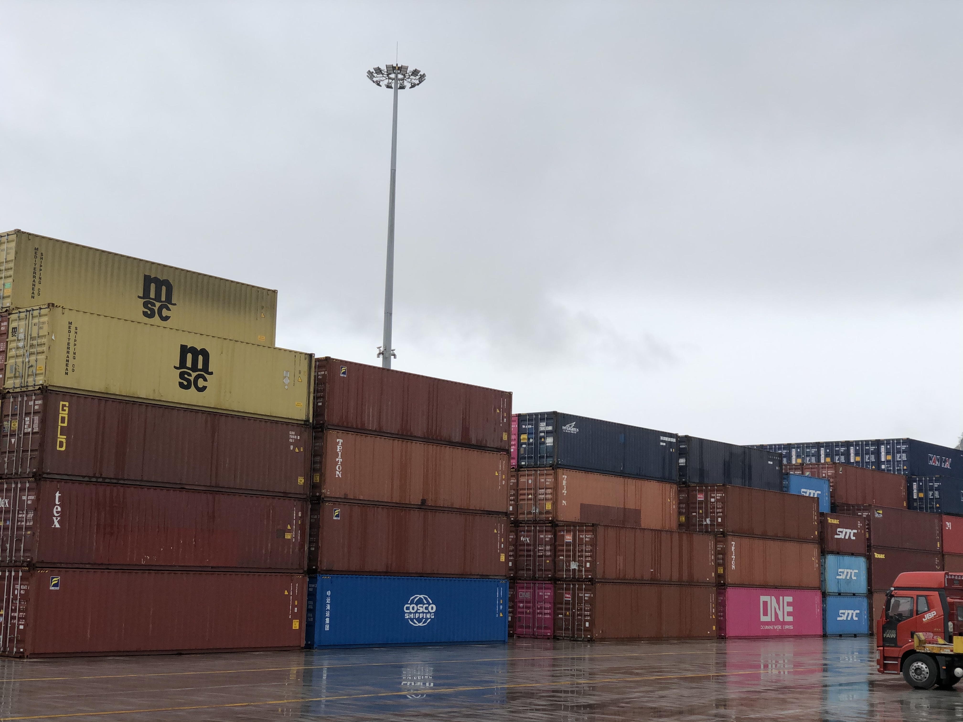 破半年度20亿美元大关!鹿城市场采购贸易逆势增长的背后是…