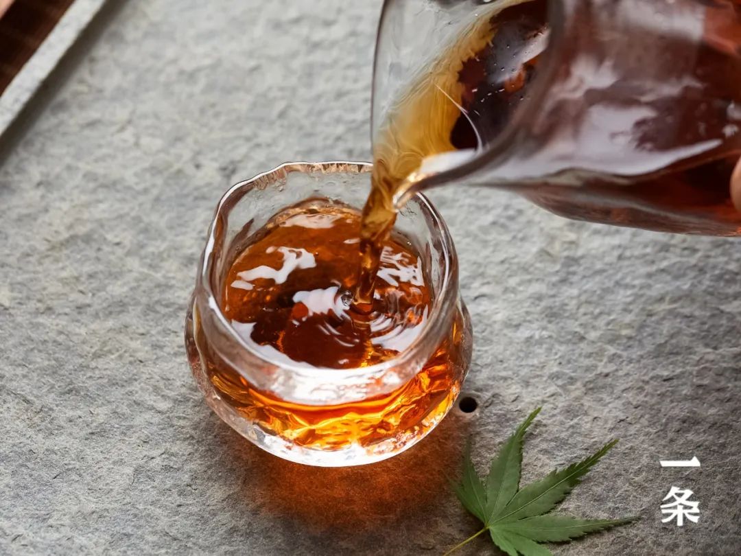 陈年古董普洱茶,普洱生茶老古董茶