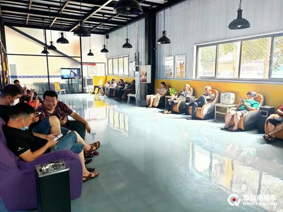 一汽解放领导走近用户，调研乐行无忧成都卡车司机之家