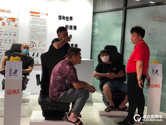 一汽解放领导走近用户，调研乐行无忧成都卡车司机之家