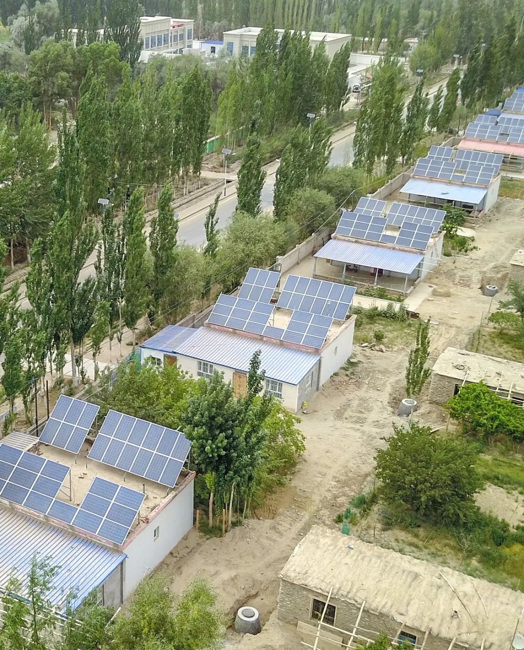 塔里木大沙漠能绿化吗,除了无人区哪里还有戈壁滩