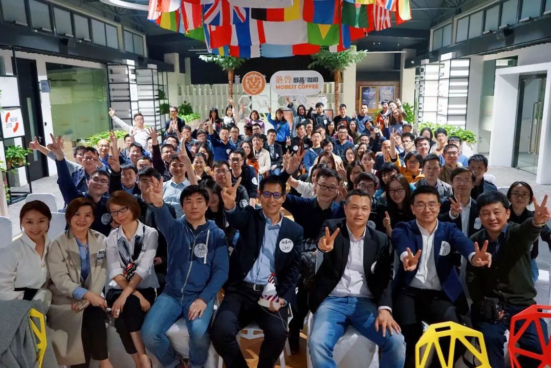 摩尔精英5周岁，谢谢你陪我一起成长