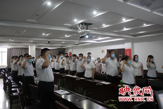 西平财富村支部书记,银行党支部书记讲廉政党课