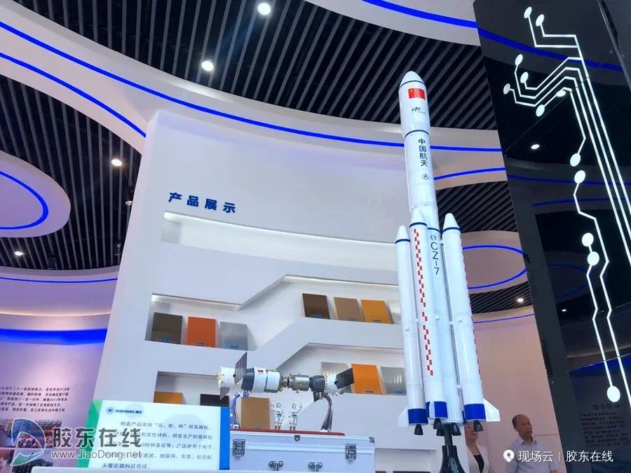 跟着领导去检查项目现场,跟着领导们参观应该站在哪里