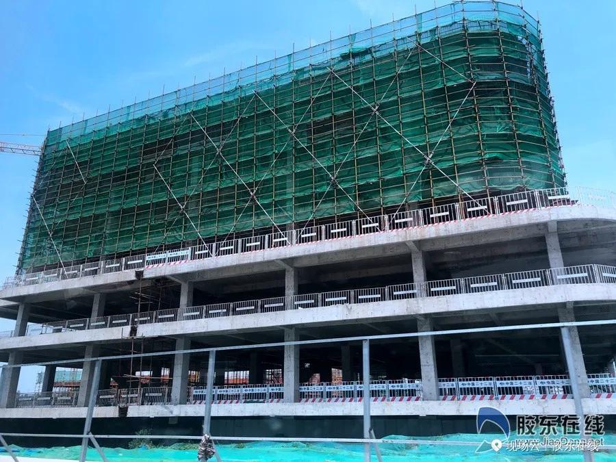 跟着领导去检查项目现场,跟着领导们参观应该站在哪里