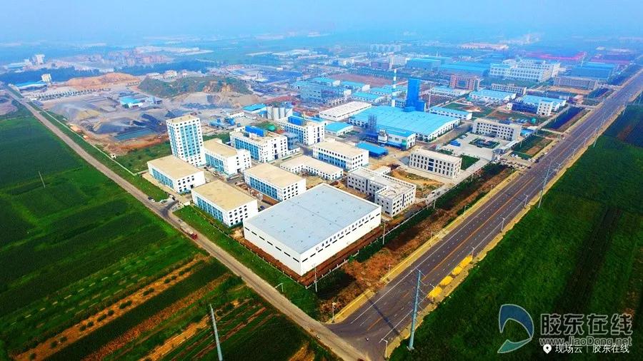 跟着领导去检查项目现场,跟着领导们参观应该站在哪里