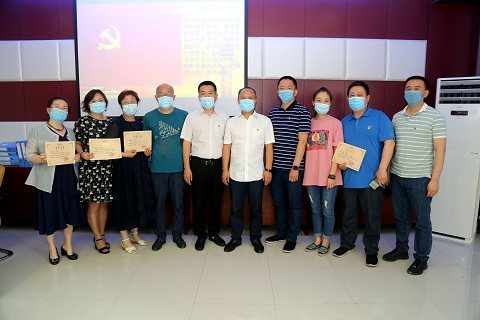 瀛︿範鍏堣繘姒滄牱鍑濊仛濂嬭繘鍔涢噺,瀛︿範鍏堣繘鍏歌寖鍑濊仛濂嬭繘鍔涢噺