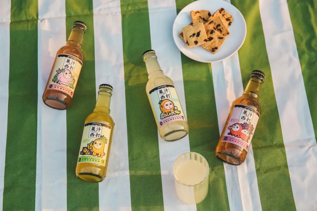 比可乐上头，比奶茶过瘾，成年人的快乐水