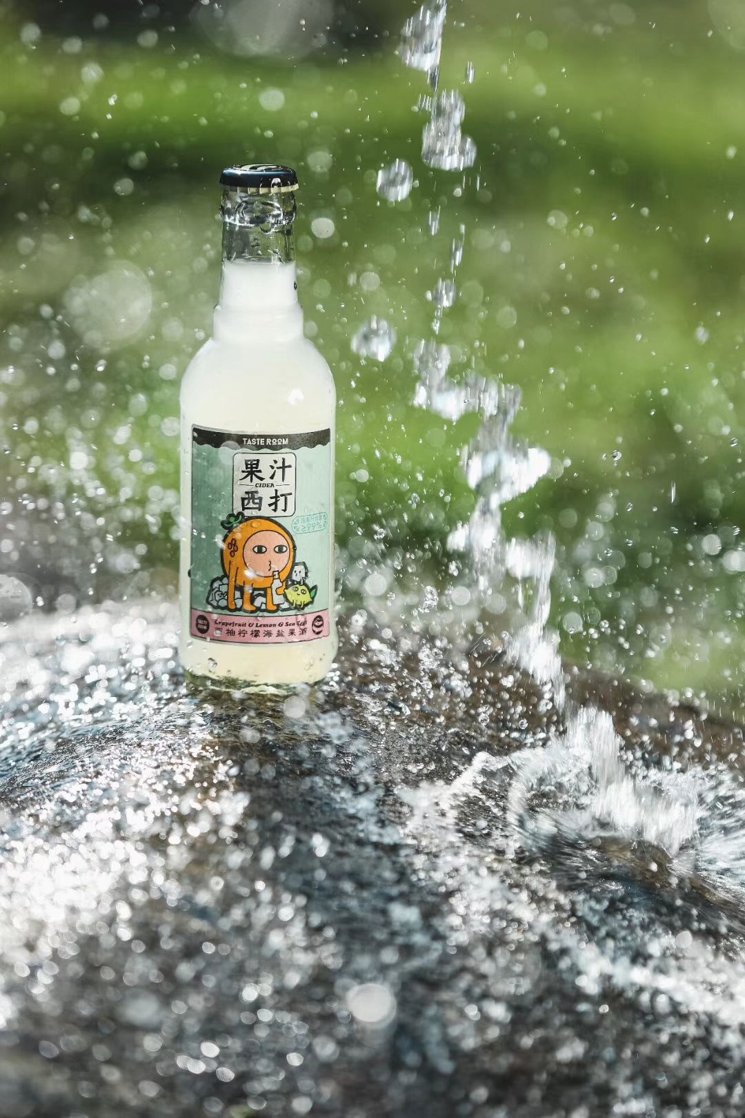 比可乐上头，比奶茶过瘾，成年人的快乐水