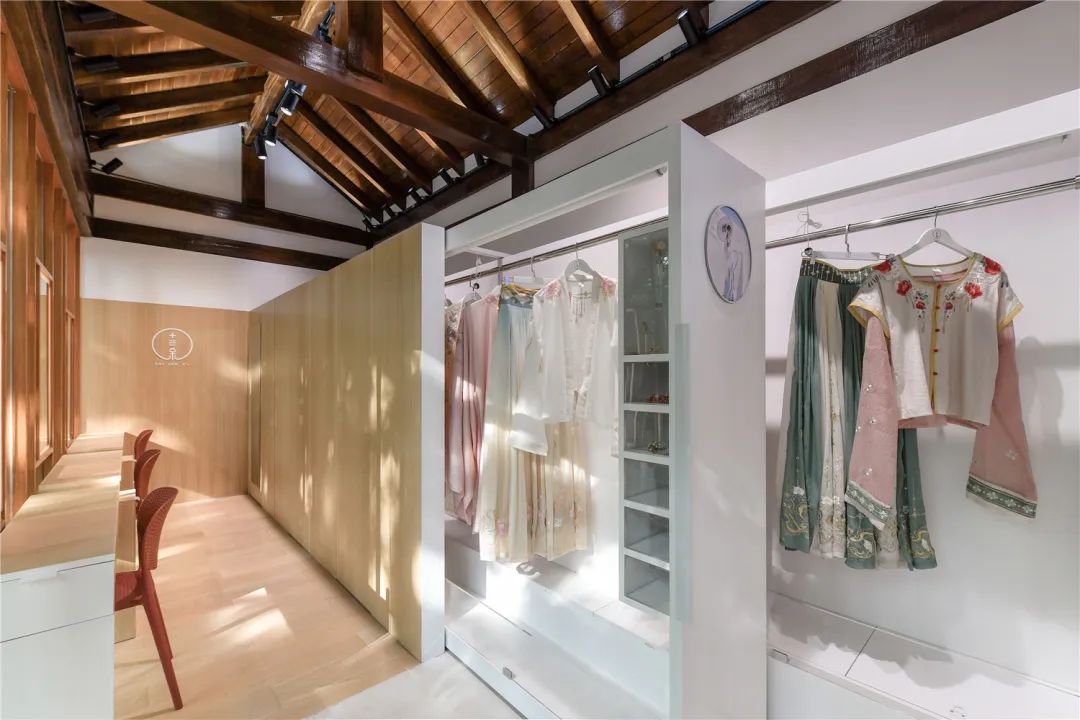 杭州西湖汉服体验馆多少钱一天,想在小镇上开个汉服体验馆