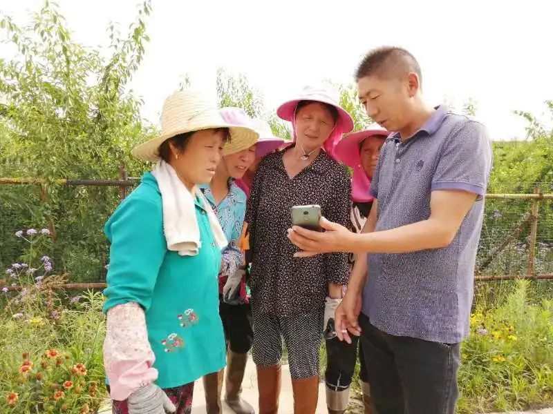 “指尖上的两*党新**课”|我们的*党**课，不一样！