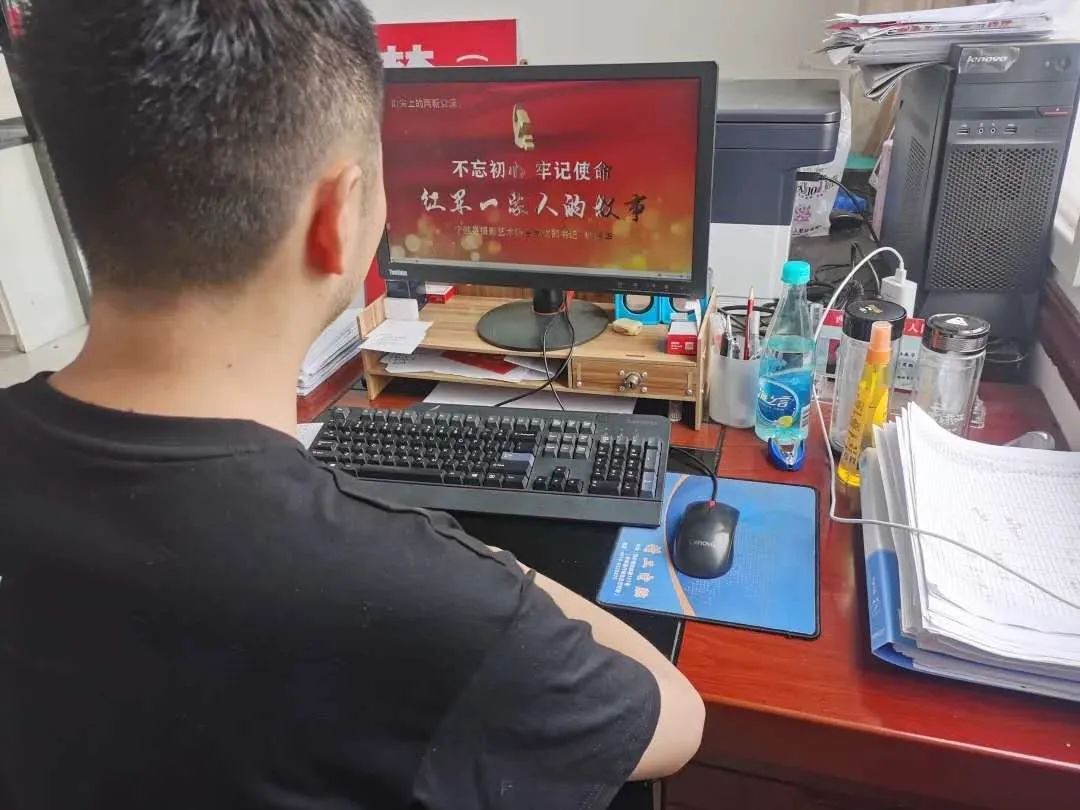 “指尖上的两*党新**课”|我们的*党**课，不一样！