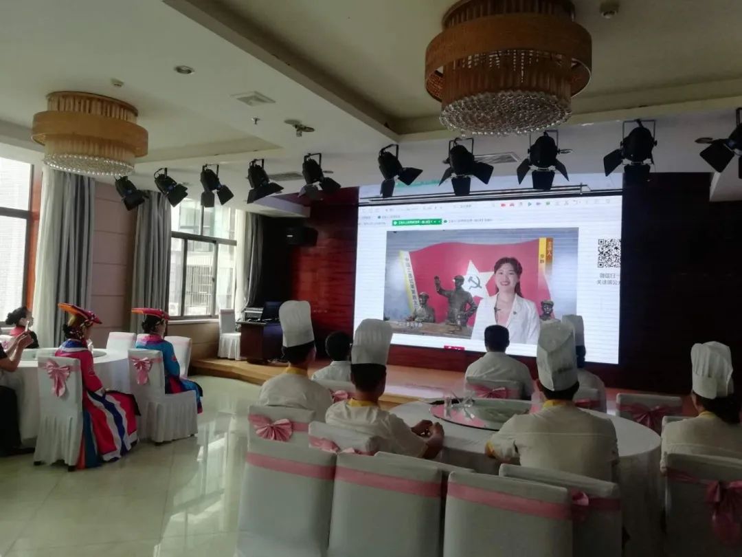 “指尖上的两*党新**课”|我们的*党**课，不一样！