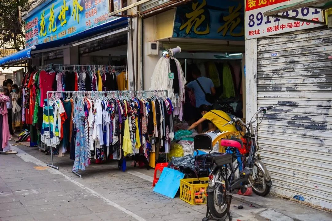广州地铁晓港站的布料市场,晓港地铁站出口