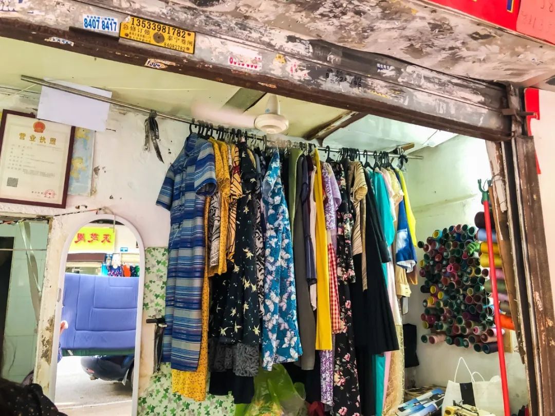 广州地铁晓港站的布料市场,晓港地铁站出口