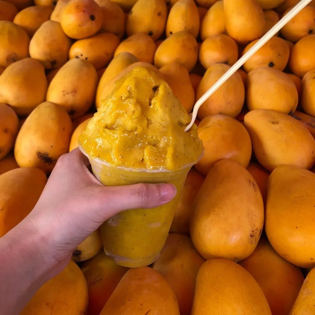 广州地铁晓港站的布料市场,晓港地铁站出口